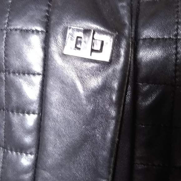 3/4 Length Leather Quilted Twist lock coat - Picture 11 of 11